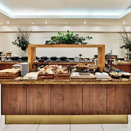 Готель Radisson Blu 5*